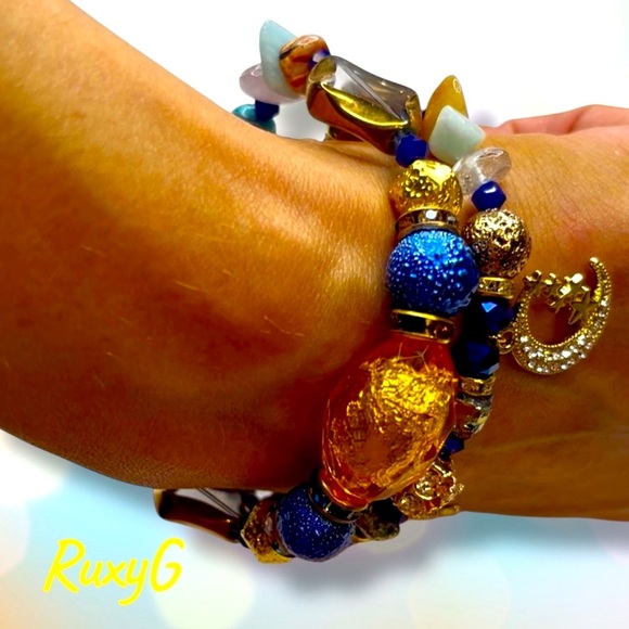 594 .Gold and Blue Crescent Moon Bracelet Set - Picture 4 of 10